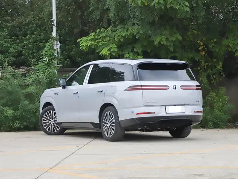 这款插混版六座大型SUV不足30万！配备激光雷达+易三方，车长5米2